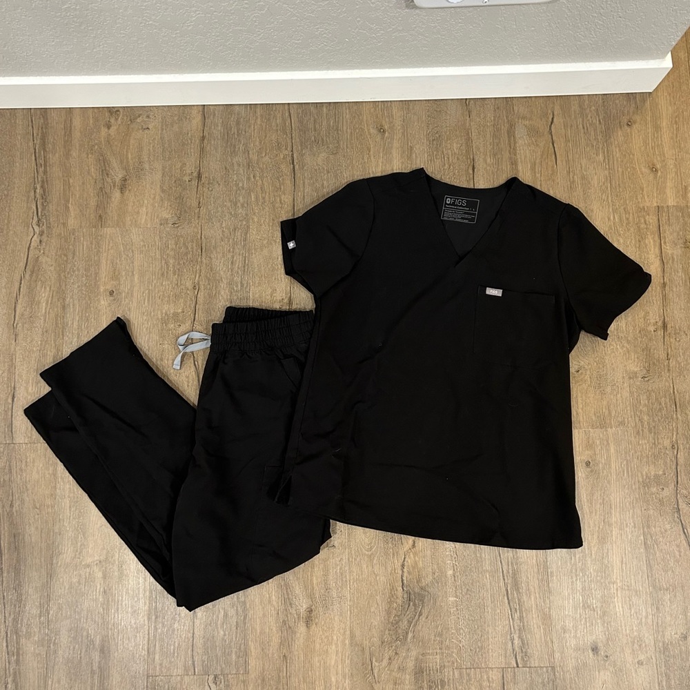women’s black fig set